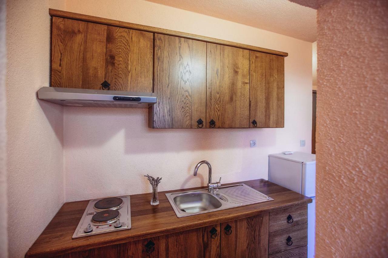 Apartmani I Sobe Dinko Starigrad Paklenica Exteriör bild